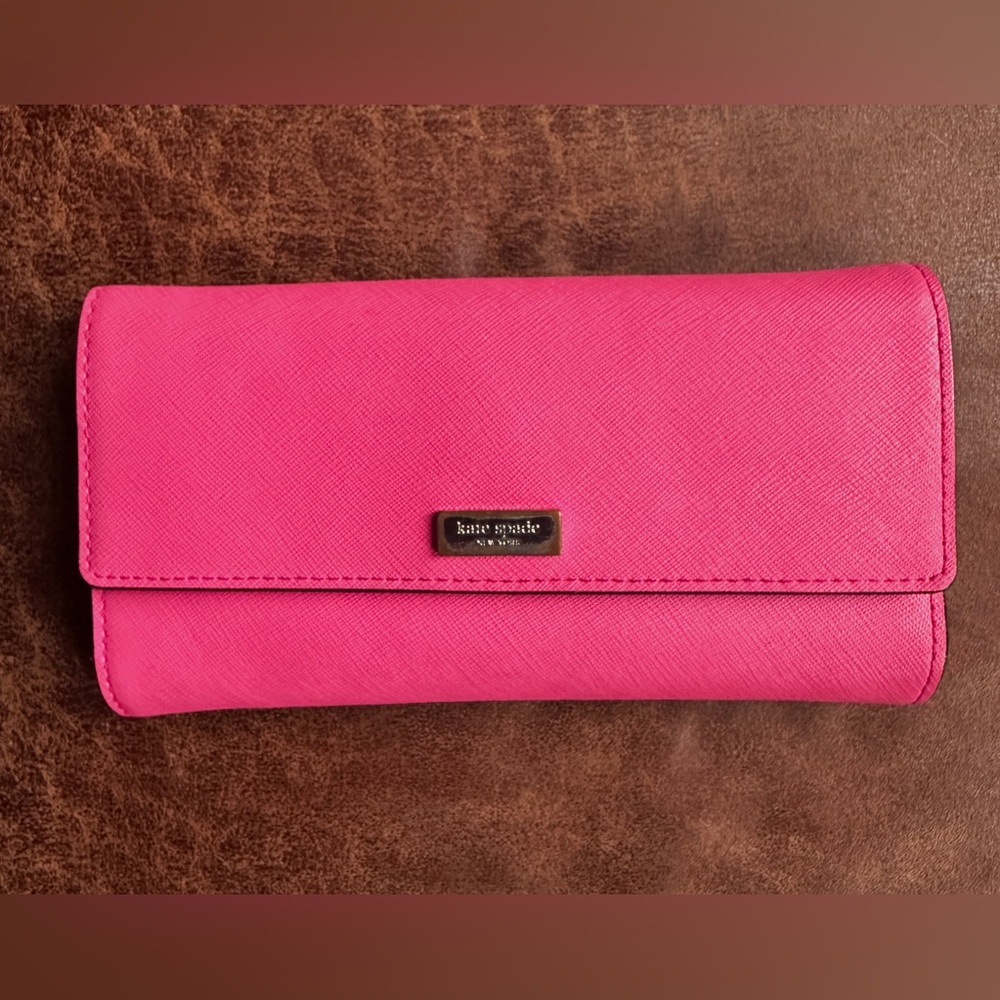 Kate Spade trifold wallet